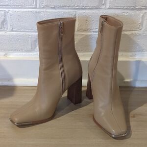Elegant Tan Ankle Boots
